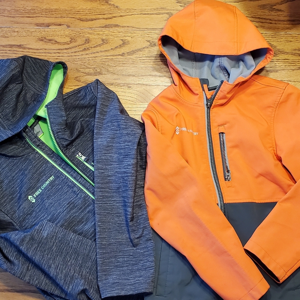 2 RAIN COATS BOYS 10/12
